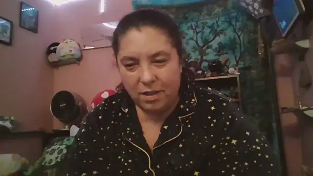 lil-gemini-hippy online show from February 17, 3:06 am