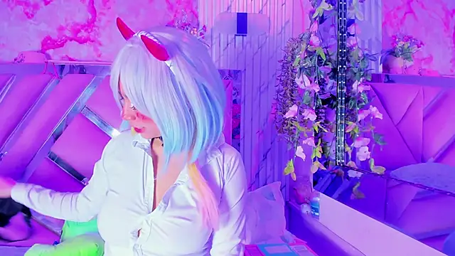 Snapshot of Akane_Hikari_ chatting on October 13, 5:21 am Akane Hikari  online show from October 13, 5:21 am