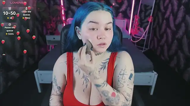 Mira Fyre online show from November 9, 8:16 pm