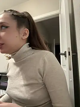 yourfavpsy  online show from December 15, 4:45 pm