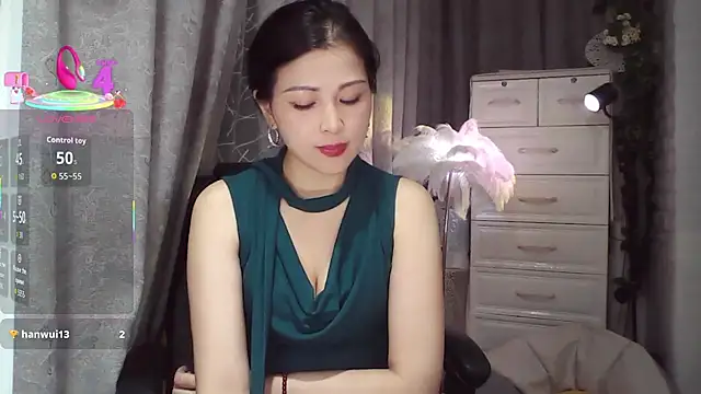 qinerOIO online show from September 17, 2:48 pm