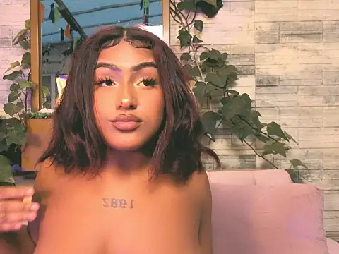 Snapshot of Emmadancer chatting on October 30, 10:11 pm Emmadancer online show from October 30, 10:11 pm