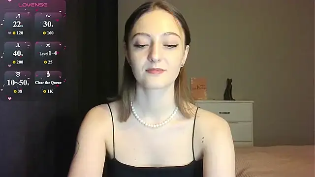 white liillyy online show from March 24, 10:59 pm