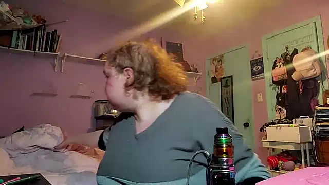 KadiSparkle online show from February 15, 11:59 pm