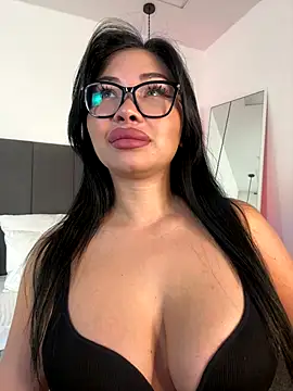 Mia stepMOM online show from October 6, 7:36 am
