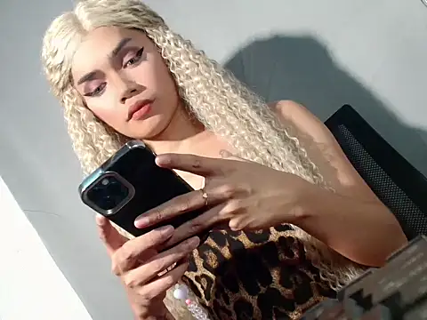 hugecockbabe online show from March 30, 4:50 pm