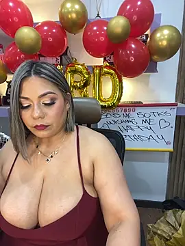 isabella horney  online show from March 30, 1:44 pm