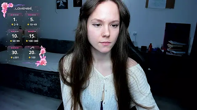 cute little ass online show from April 19, 6:10 pm