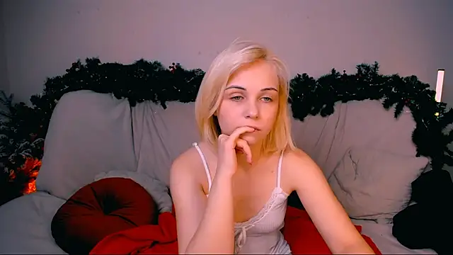 Charlotte Colinss online show from December 19, 3:54 am