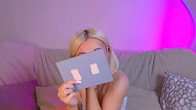 Charlotte Colinss online show from June 3, 3:51 am