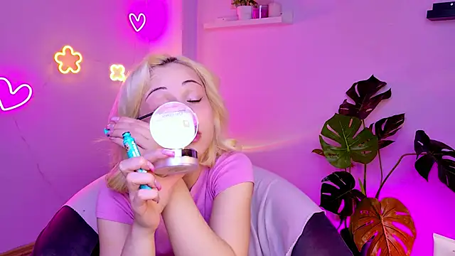 Charlotte Colinss online show from March 15, 4:47 am