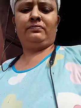 Sexey-Rani online show from October 29, 7:45 am