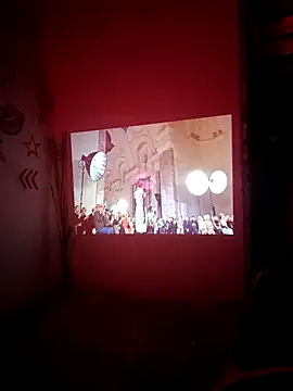 sweetsinisabella online show from October 4, 9:15 am