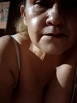 Snapshot of XimenaSmith chatting on October 26, 2:40 am XimenaSmith online show from October 26, 2:40 am