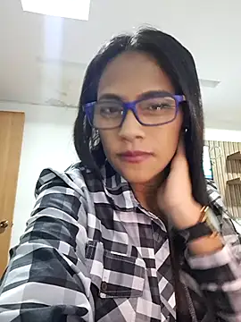sarah garcia  online show from January 8, 12:03 am