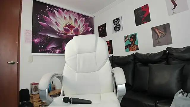 lycoris 19 online show from October 7, 9:52 pm