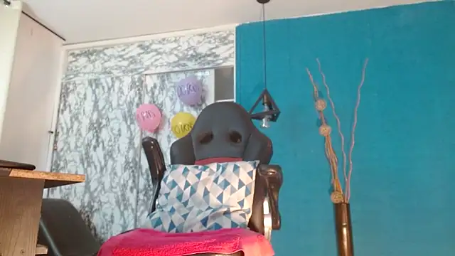 hanna mooreee online show from April 9, 7:08 pm