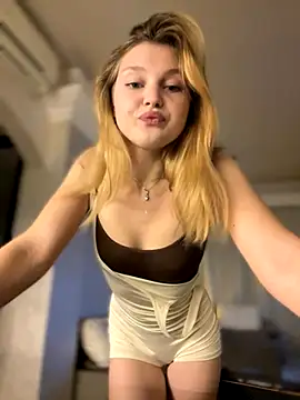 Emaline Fane online show from November 28, 6:22 pm