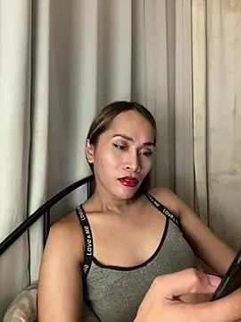 RomanticPearlTS online show from March 7, 1:40 pm