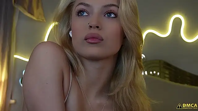 kellypeachcake online show from November 17, 5:41 am