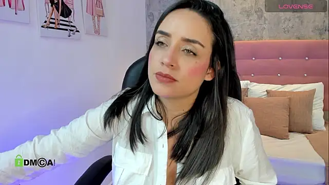 brithanycollins online show from November 15, 8:43 pm