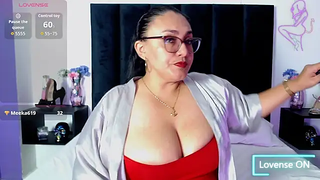 Scarlet Ray  online show from November 11, 12:35 pm