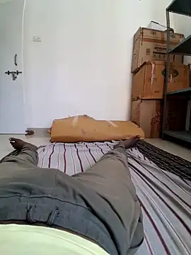 Snapshot of RAYI_Queen_3 chatting on October 1, 9:14 am RAYI Queen 3 online show from October 1, 9:14 am