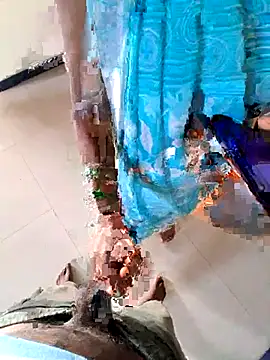 Snapshot of RAYI_Queen_3 chatting on September 11, 10:37 am RAYI Queen 3 online show from September 11, 10:37 am