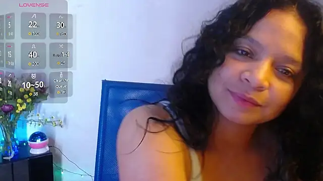 Snapshot of Sara_cute92 chatting on October 21, 5:00 am Sara cute92 online show from October 21, 5:00 am
