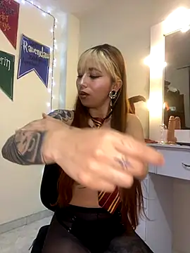 Snapshot of Sallem_Pink chatting on October 9, 11:42 pm Sallem Pink online show from October 9, 11:42 pm
