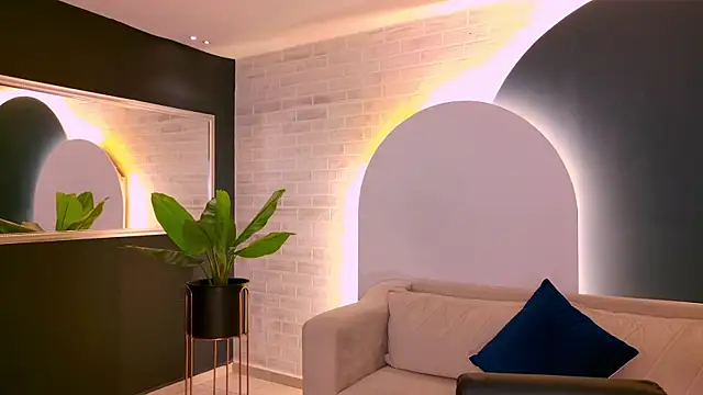 AgathaKondo  online show from November 12, 7:45 pm