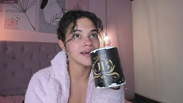 Snapshot of ATENA_JB chatting on October 20, 7:33 am ATENA JB online show from October 20, 7:33 am