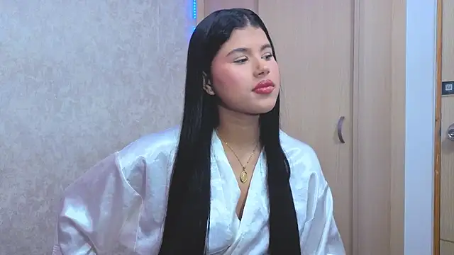 yulissa girls online show from April 19, 1:33 pm