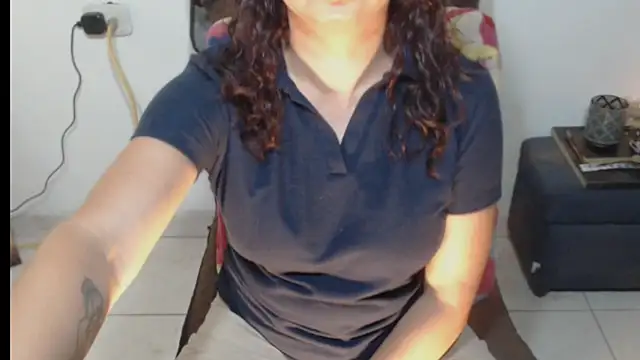 Milf Valeria online show from January 13, 5:28 pm