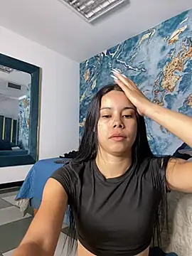 lesly cutee online show from April 4, 12:15 pm