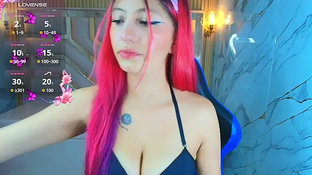 lola bonnie r online show from November 13, 7:35 pm