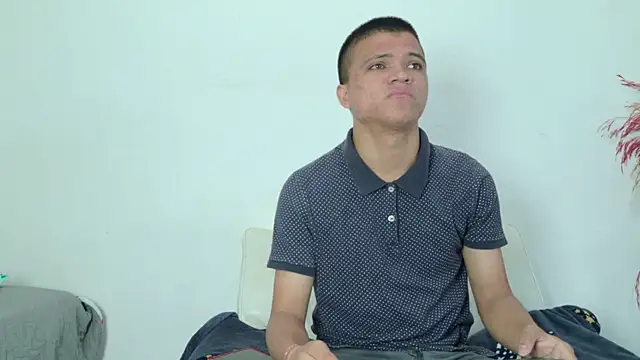 aly n sebas online show from April 18, 1:41 am