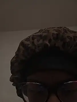 Tu GataLinda online show from December 5, 1:01 pm