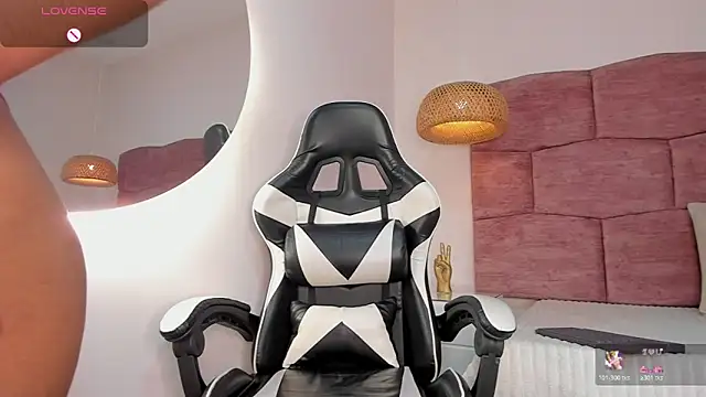 dani velvet online show from October 30, 4:26 am