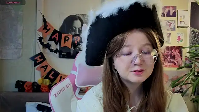 Sienna-Cow online show from October 28, 10:54 am