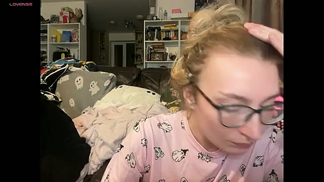 harleyblair online show from January 18, 11:45 pm