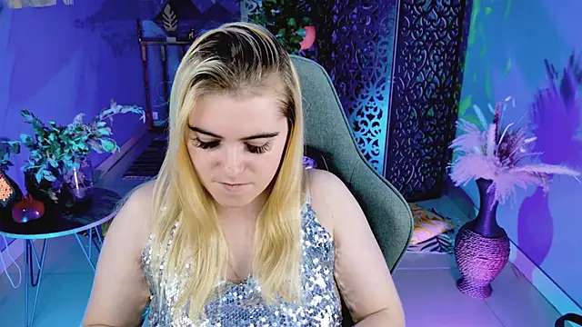 Stef Nicks online show from October 16, 11:46 am