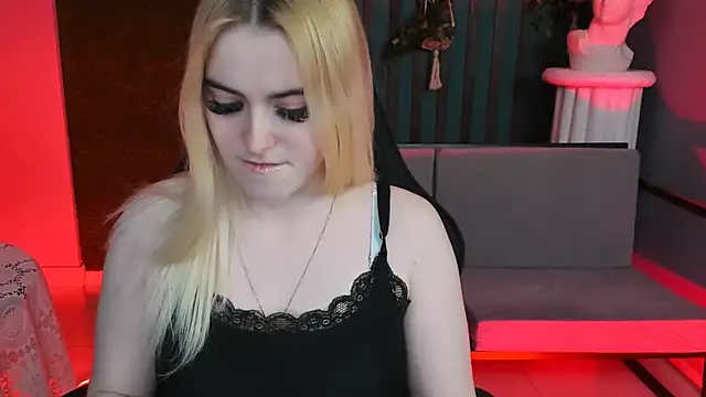 Stef Nicks online show from April 19, 9:09 am