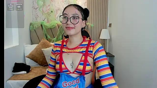 Snapshot of Yuna__Min chatting on October 17, 8:01 pm Yuna  Min online show from October 17, 8:01 pm
