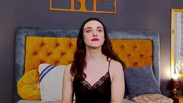 Jessica White  online show from April 18, 4:15 am