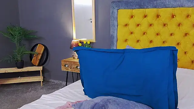 Jessica White  online show from June 5, 4:49 am
