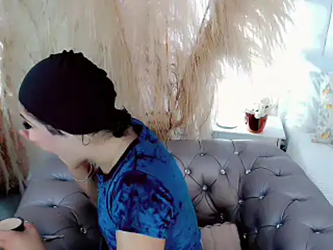 nathalialoes1 online show from October 10, 8:14 pm