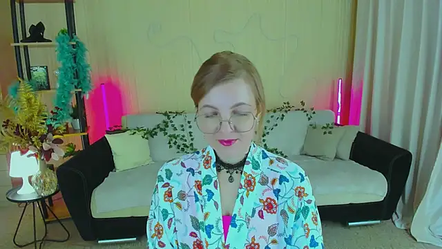 YourUniverser online show from November 30, 10:30 am