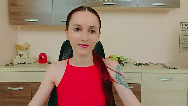 Julia Jae online show from June 2, 6:25 am