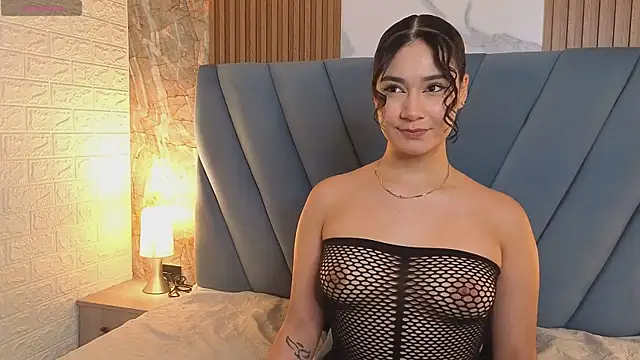 nathalia koch  online show from April 13, 8:09 pm